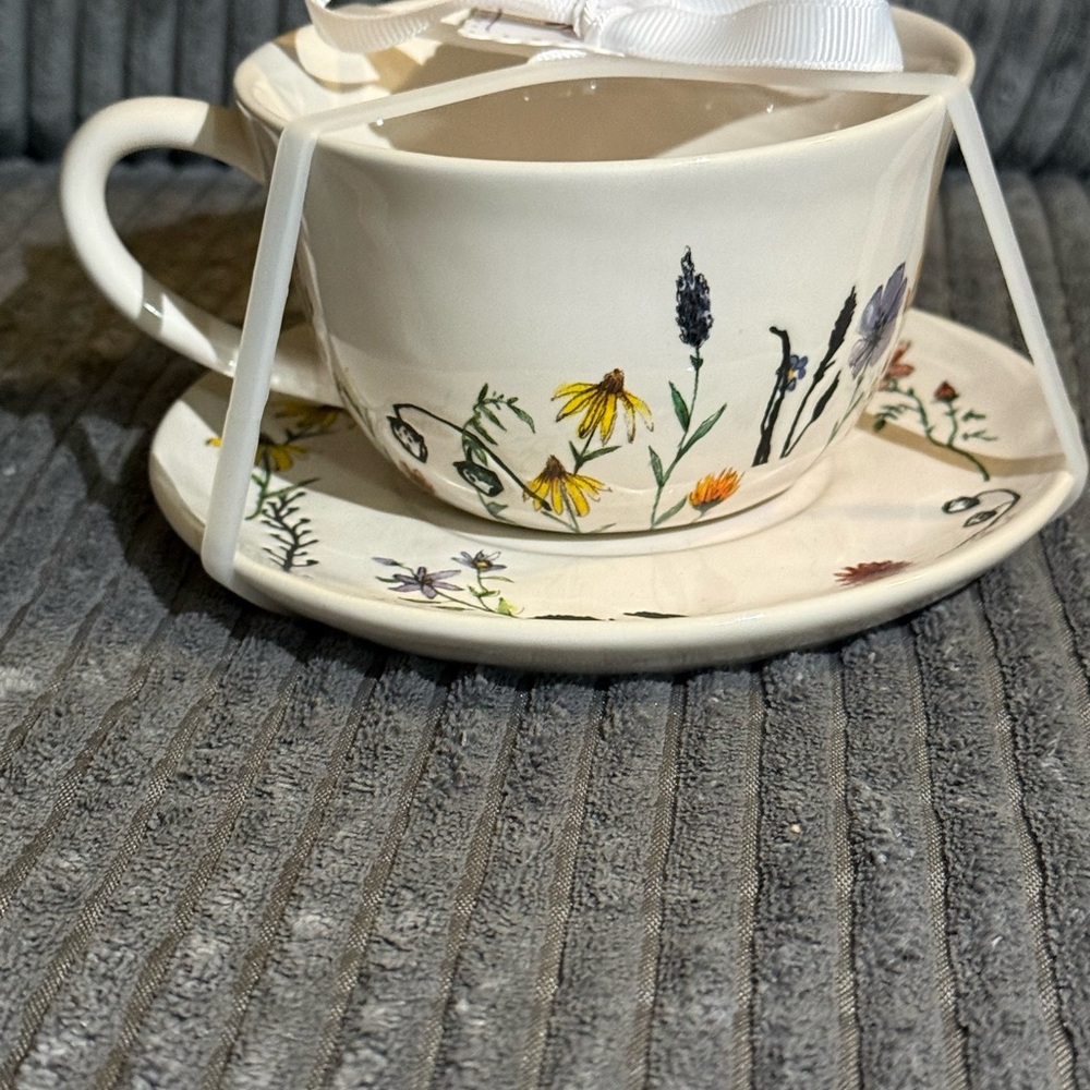 Rae Dunn Floral ‘Mom’ Tea cup and Saucer Set - New - Picture 5 of 7